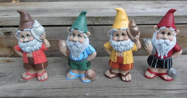 Beach Gnome With Seashell | Conch Gonk | Beach Gnome | Lake Gnome | Summer Decor | Cute Sandals | Father's Day Gift | Gnome Figurine | Beach