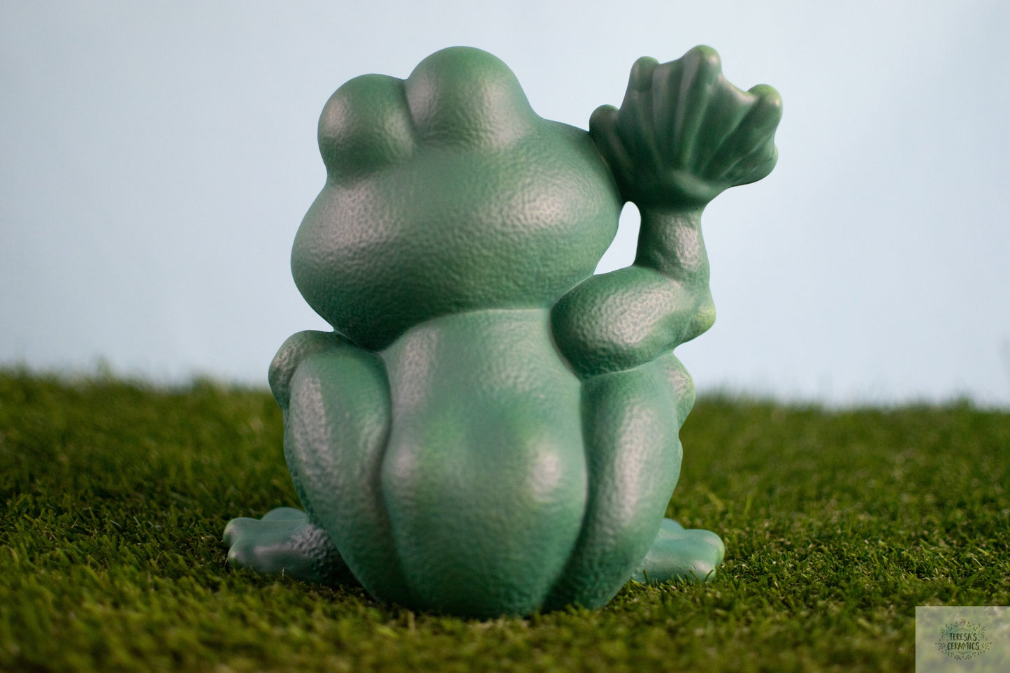 Ceramic Frog Statue | Howdy Frog | Yard Art| Welcoming Frog | Garden Decoration | Father's Day Gift | Frog Lover | Hey There How Are Ya