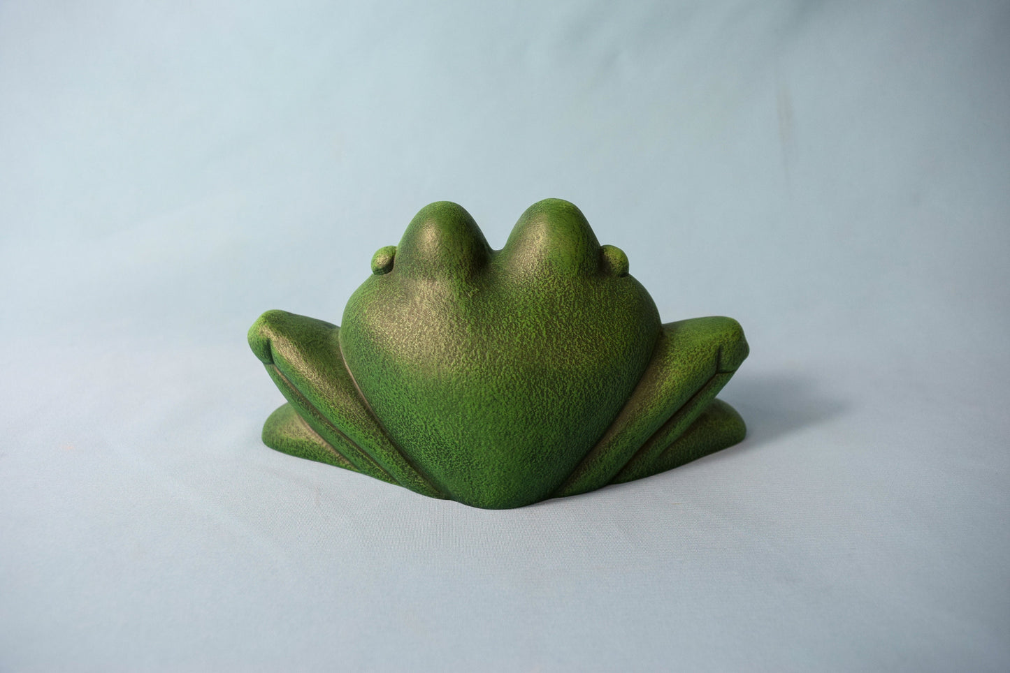 Friendly Smiling Green Tree Frog Ceramic Figurine | Yard Art | Garden Decor | Patio Decor | Garden Frog