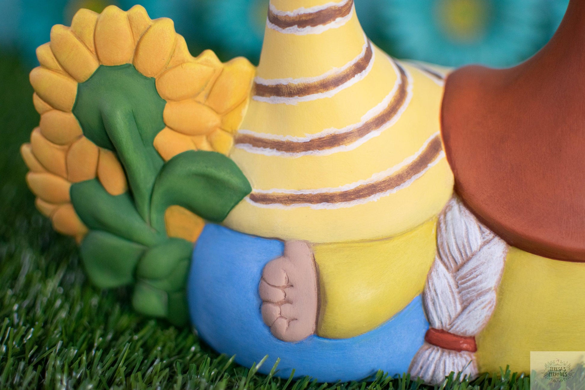 Sunflower Gnome Lovers | Garden Gnome Gift | Support Ukraine - Teresa&#39;s Ceramics